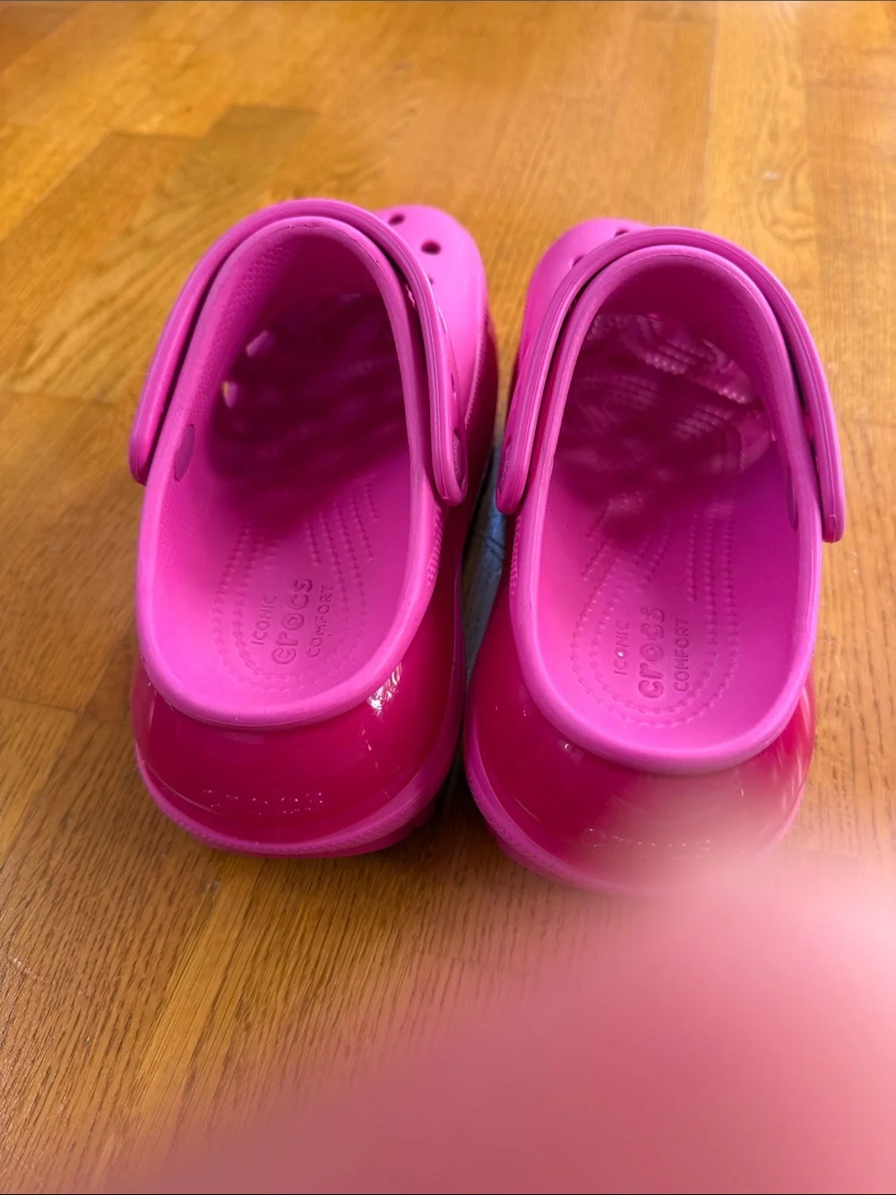 CROCS Kids Classic Clog in Hot Pink